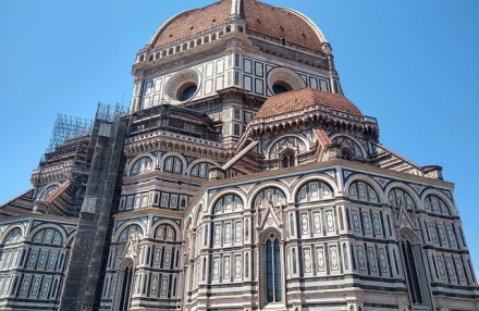 Discover Florence in Comfort with a Private Chauffeur-Driven Car