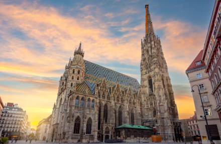 Experience the Rhythm of Vienna with a Chauffeur-Driven Car