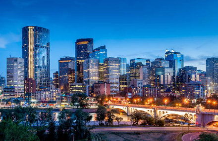 Calgary Looks West: Explore the City and the Rocky Mountains with a Private Driver
