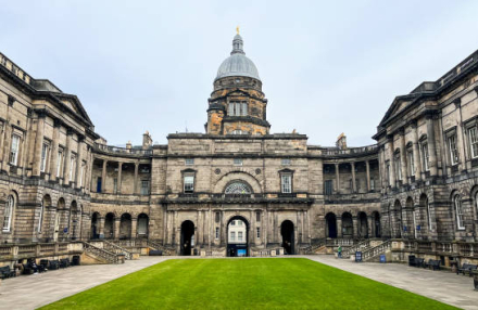 Edinburgh: History, Whisky and Comfort