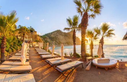 Weddings in Spain: Why You Can’t Do Without a Personal Driver Here