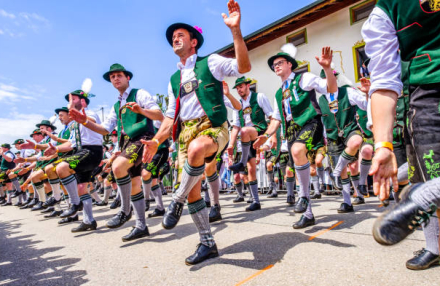 Oktoberfest 2026 in Munich: How to Get There in Maximum Comfort