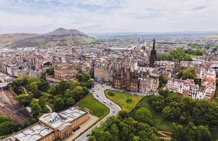 Edinburgh: History, Whisky and Comfort