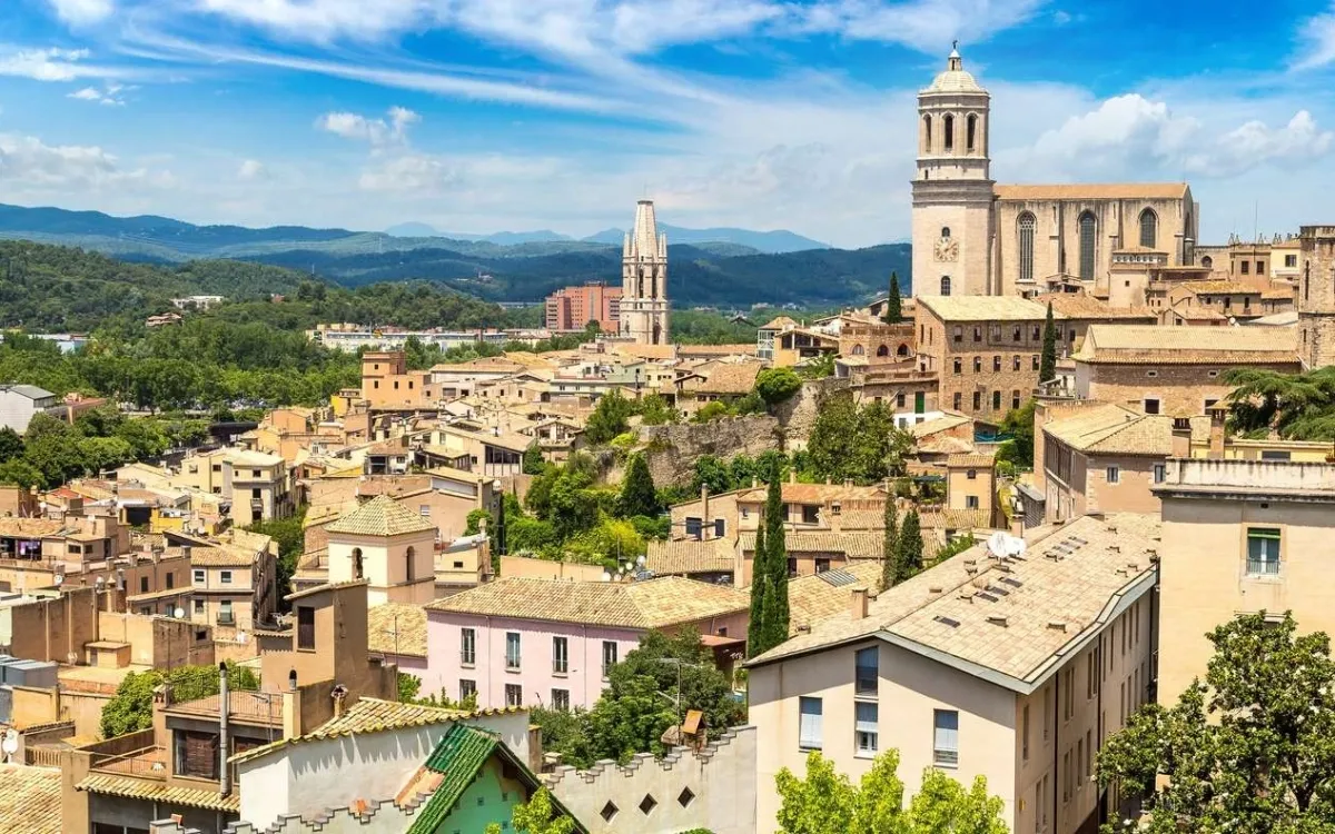 Chauffeur Service in Girona - Airport Transfers & Luxury Car Hire