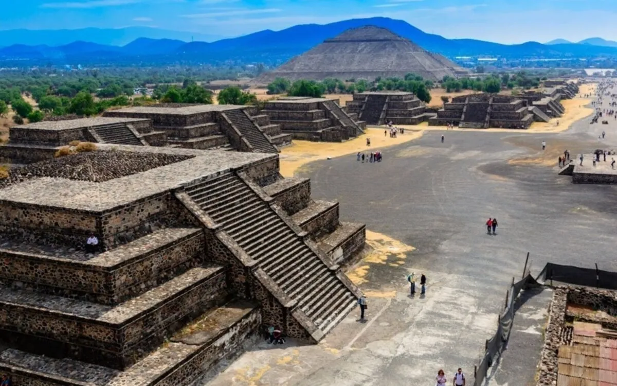 Chauffeur Service in Teotihuacán
