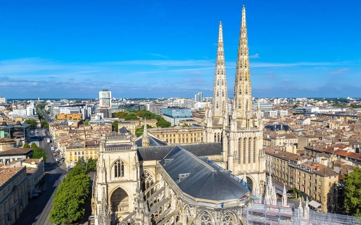 Chauffeur Service in Bordeaux
