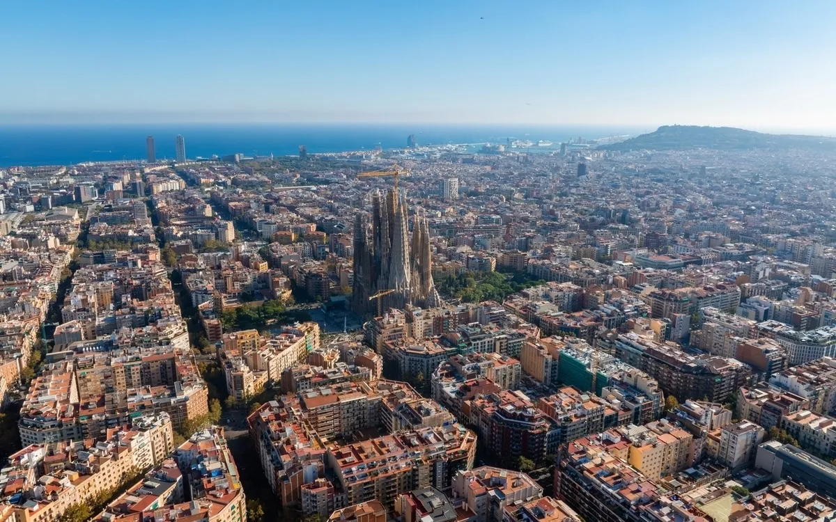Chauffeur-Driven Car Rental Services in Barcelona - Private Driver & VIP Transfers
