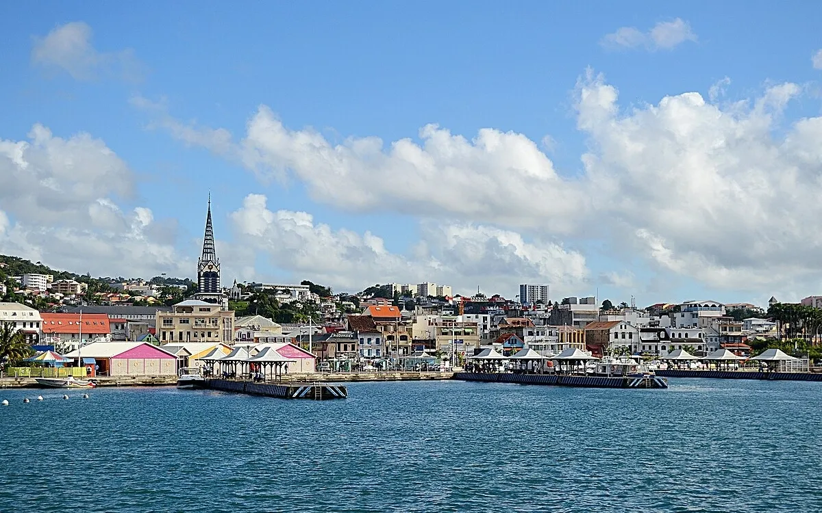 Chauffer Service in Fort-de-France