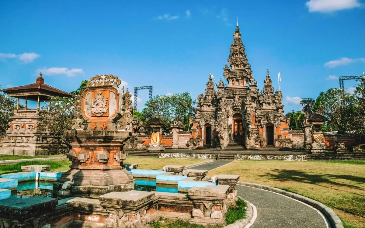 Chauffeur Service in Denpasar