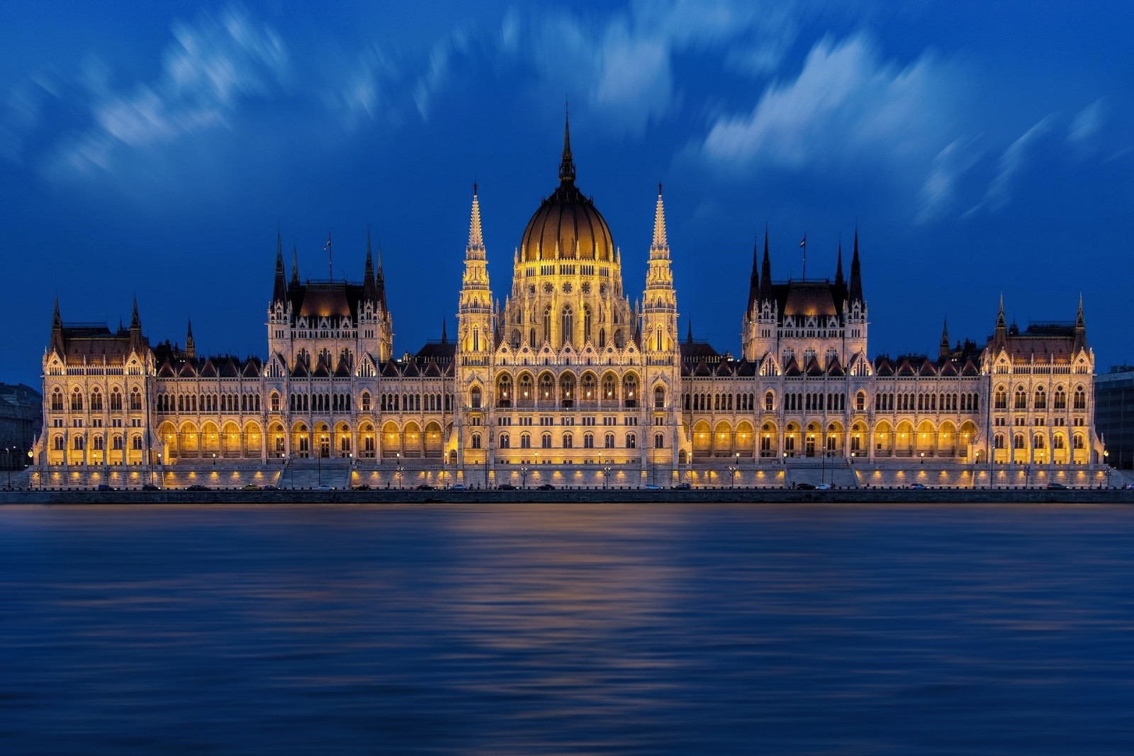 Chauffeur-Driven Car Rental in Budapest: Booking and Price Request